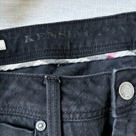 Stylish Women's Gray and Black Jeans - Picture 10 of 16